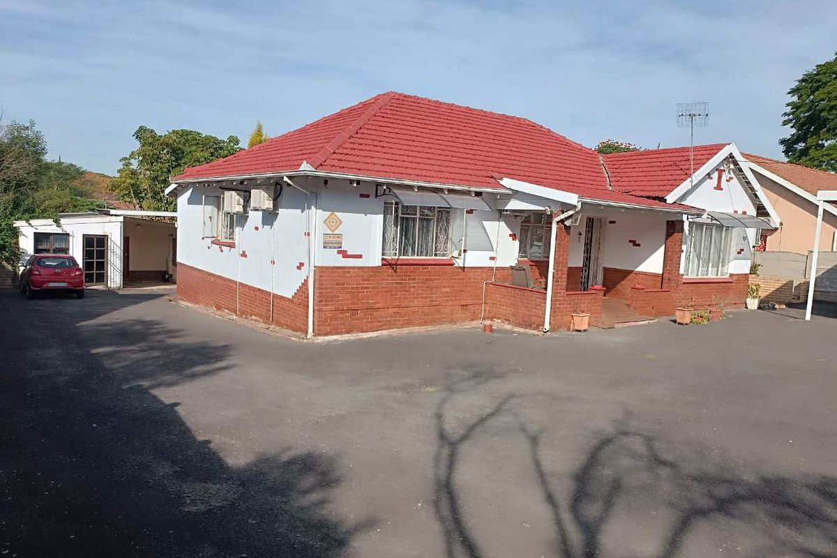 FOR SALE: Charming, Well-Maintained Family Home in Pelham South – A Rare Opportunity! - Photo 2