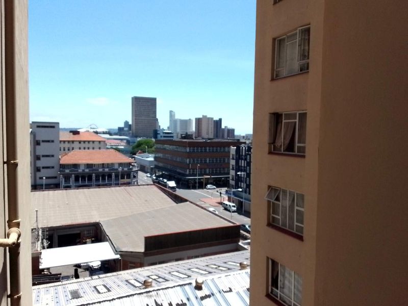 Bachelor Apartment In Durban Central - Photo 8
