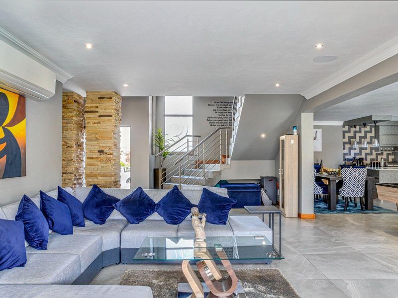 Luxury Living at its finest in Summerfields Estate - Photo 6