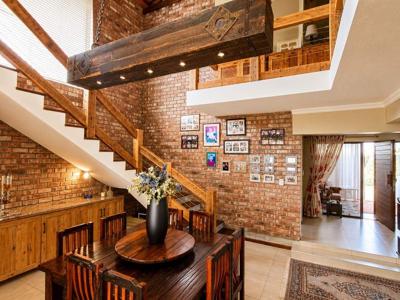 A HOME DESIGNED FOR LIVING AND ENTERTAINING - Photo 6