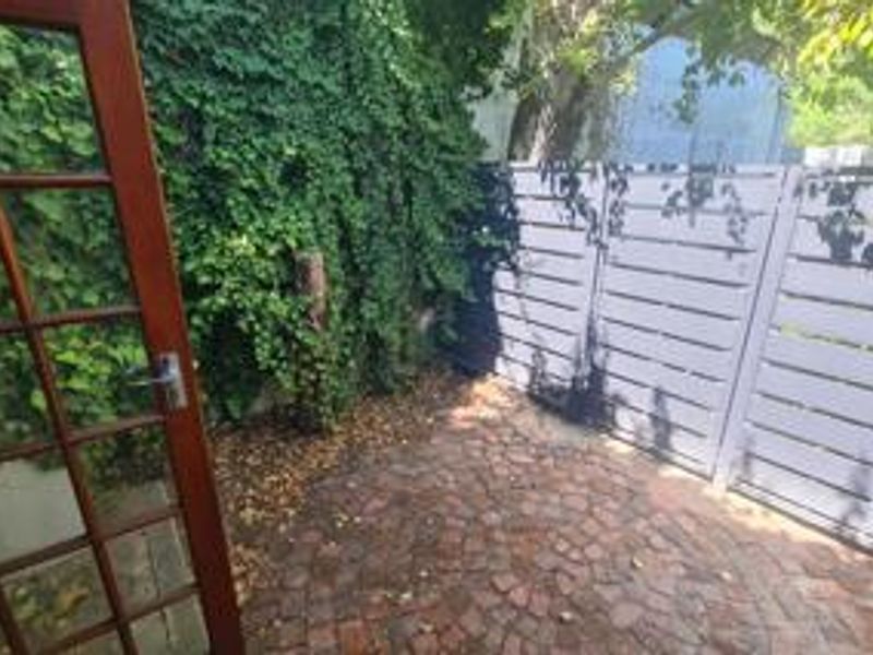 Well-maintained house with a flatlet in beautiful Wellington - Photo 7