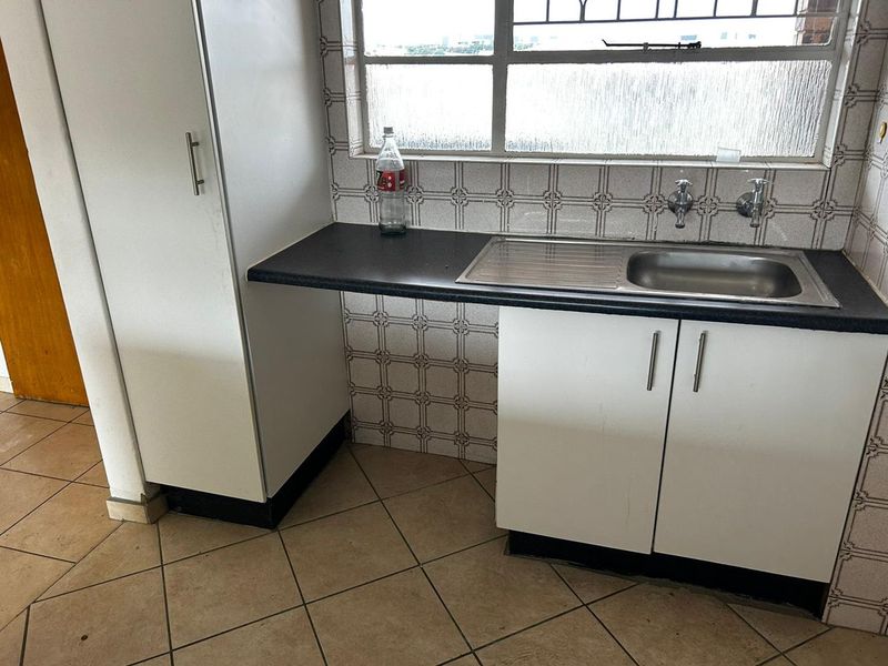 Neat secure Two bedroom unit for Sale. For the investment buyer - Photo 9