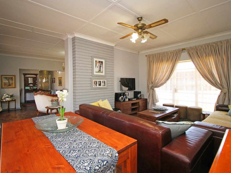 Spacious Family Comfort in a Peaceful Setting - Photo 8