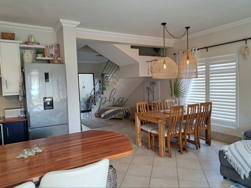 Stunning, upmarket 3 bedroom townhouse, close to the beach for sale in Dolphin Beach - Photo 8