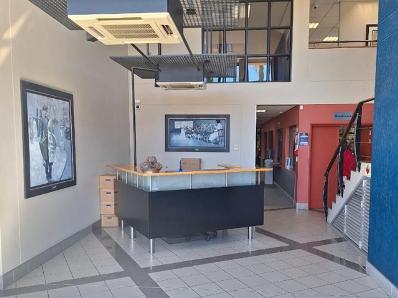 Office and Warehouse in best location Windhoek Central - Photo 4