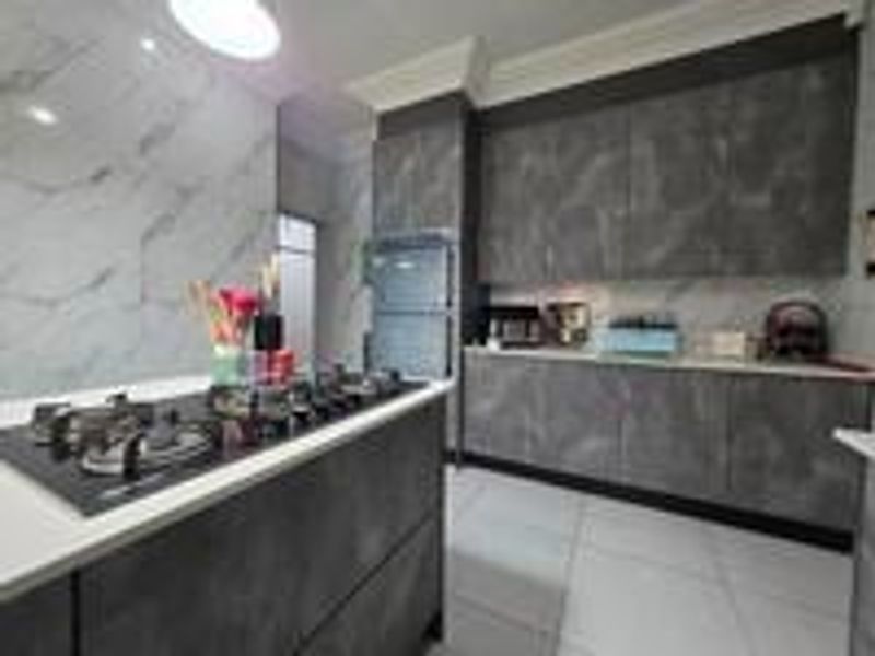 Spacious New Redruth Home with Pool and Modern Extras - Photo 10