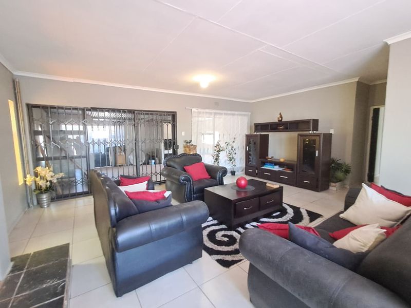 3-Bedroom Home with Flatlet & Entertainment Area in Mayberry Park - Photo 6