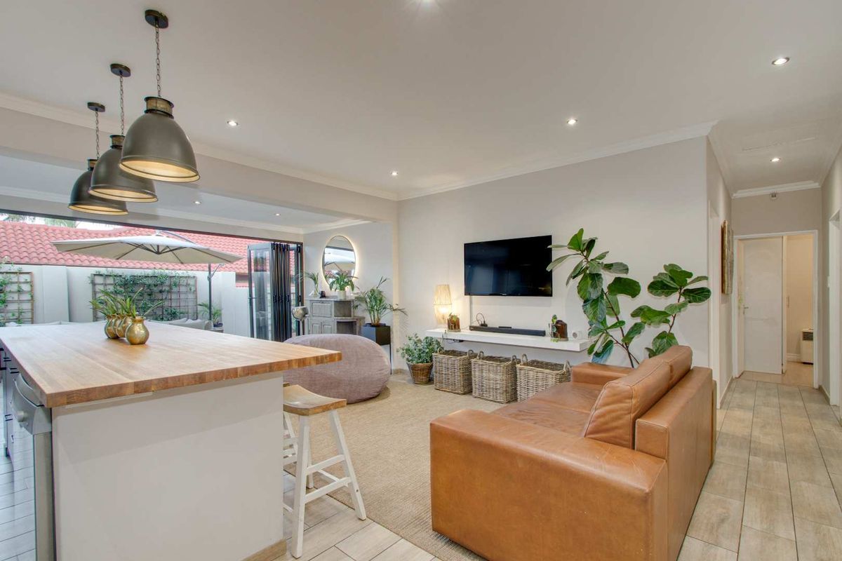 Stunning 4-Bedroom Cluster in Sought-After Firenza Estate – Randpark Ridge - Photo 4