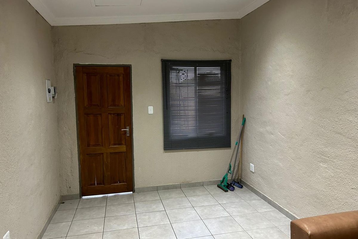 One bedroom flat to rent NOT PET FRIENDLY - Photo 4