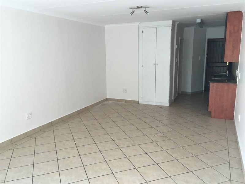 Lovely bachelor unit in Oukraal Estate - Photo 6