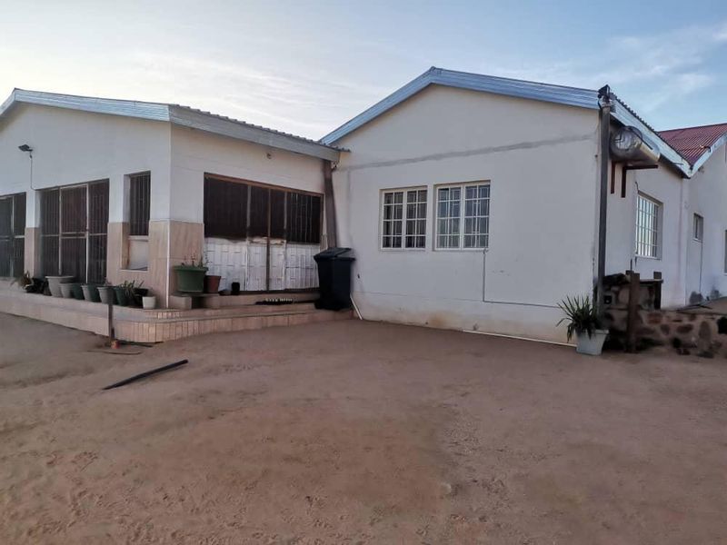 FOR SALE - 7.4HA SMALLHOLDING WITH MAIN HOUSE, MULTIPLE FLATS - USAKOS - Photo 8