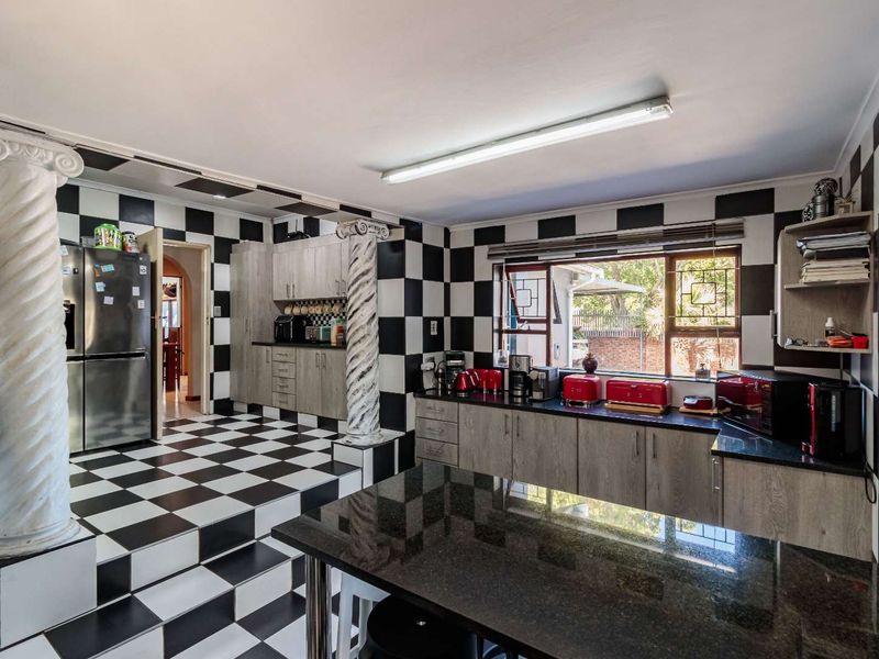 REDUCED TO SELL!! - Photo 10