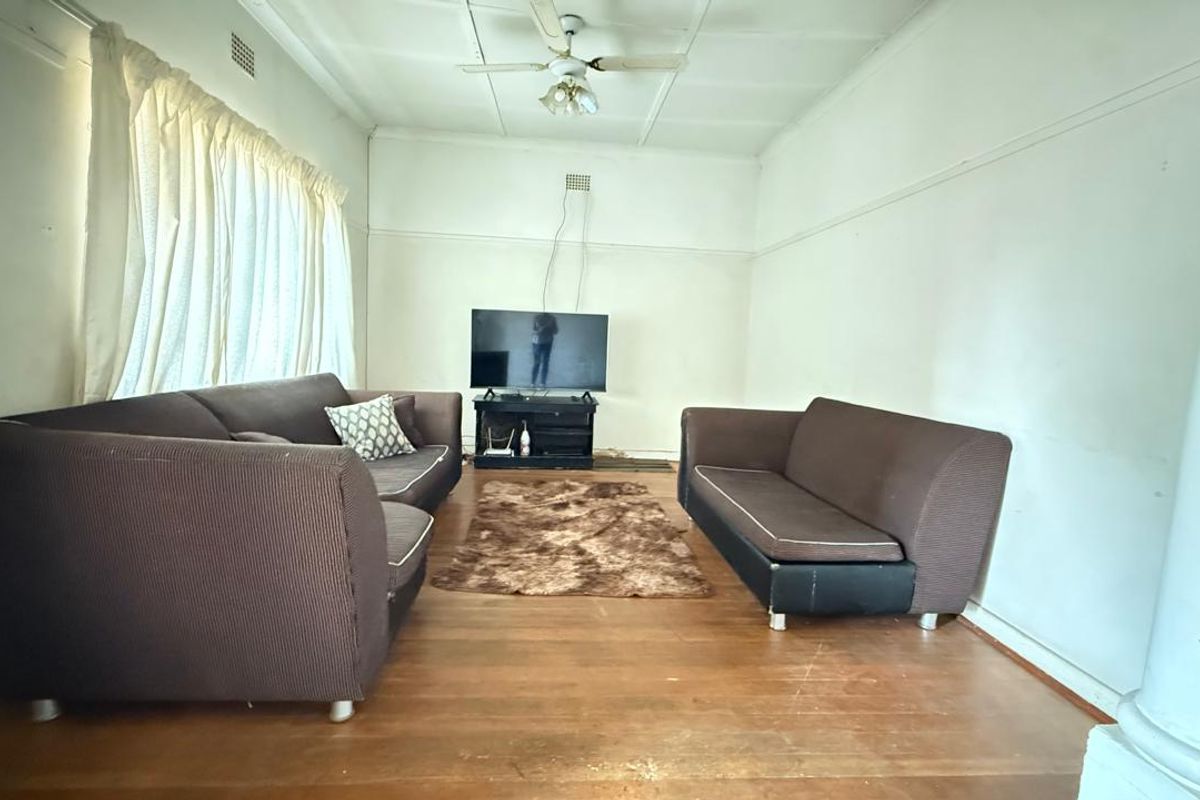 Convenient Living: 3-Bed Home with Extra Income Options - Photo 4