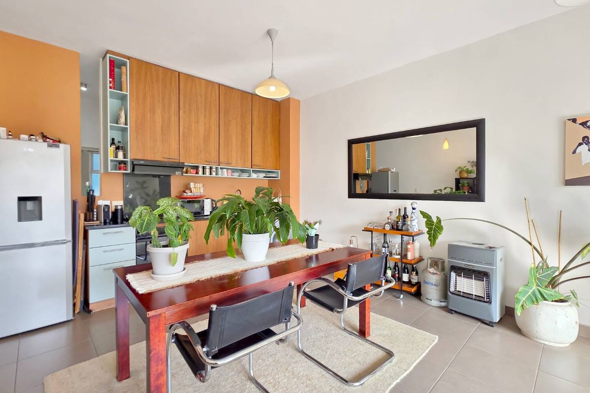 Cape Town City Pad | Fully Furnished | Mountain Views - Photo 2