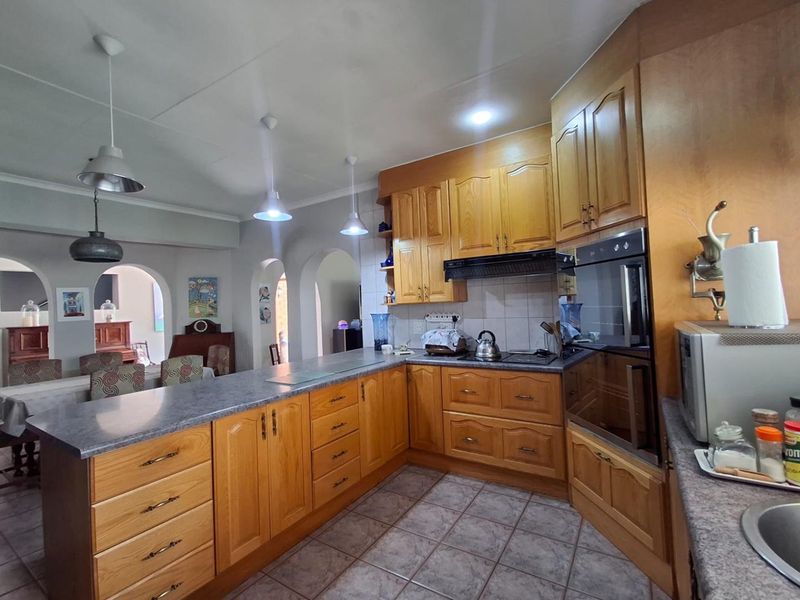Relaxation & Luxury: Your Dream Home is Here!" - Photo 5