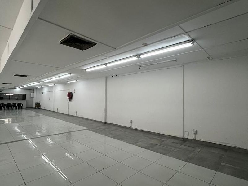 Unlock Business Potential in Our 200-250 sq.m Prime Location! - Photo 6