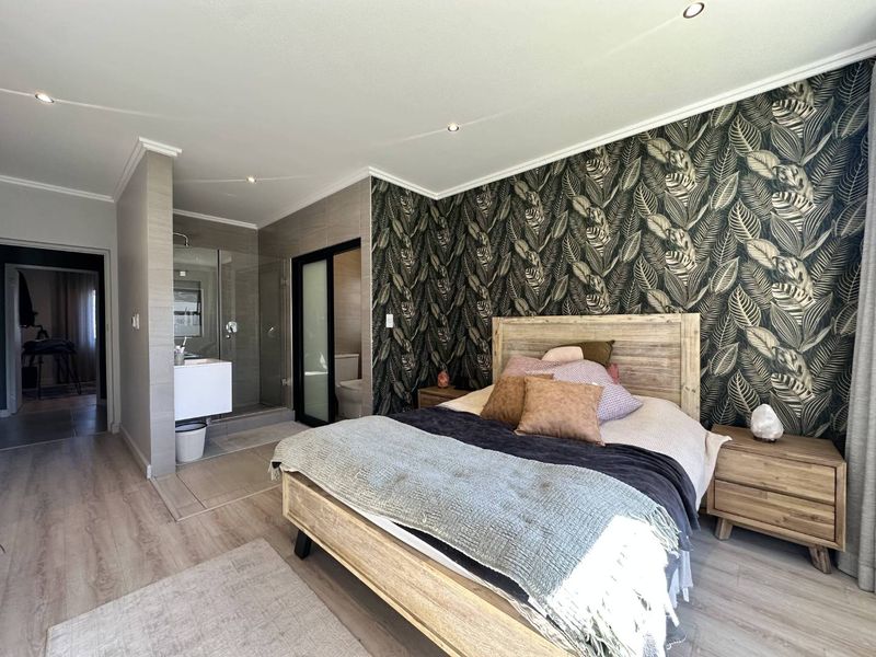 VERY PRIVATE AND MODERN 2 BEDROOM GROUND FLOOR UNIT IN BRYANSTON FOR RENT!! - Photo 6