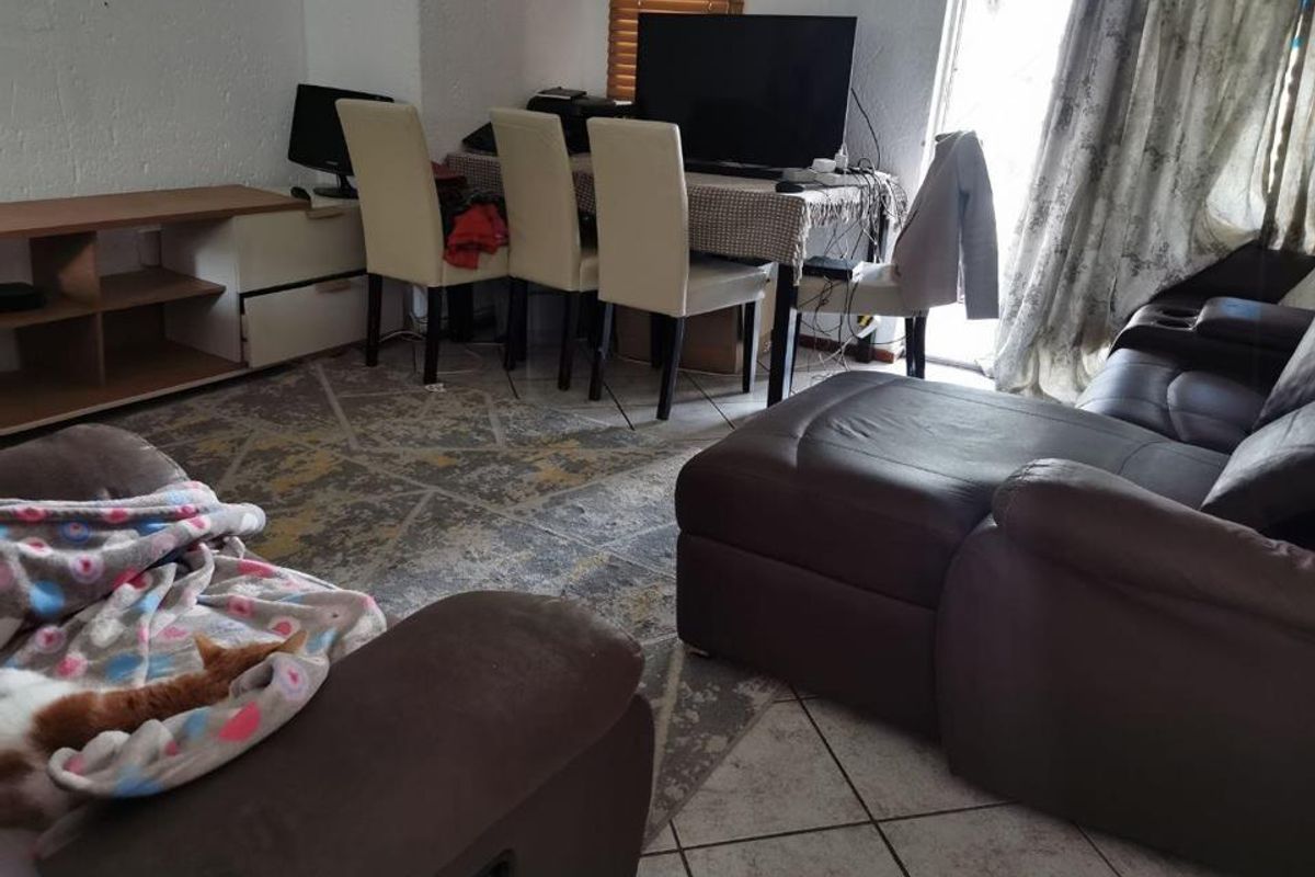 Two bedroom Ground Floor Unit for Sale in Mulberton - Photo 3