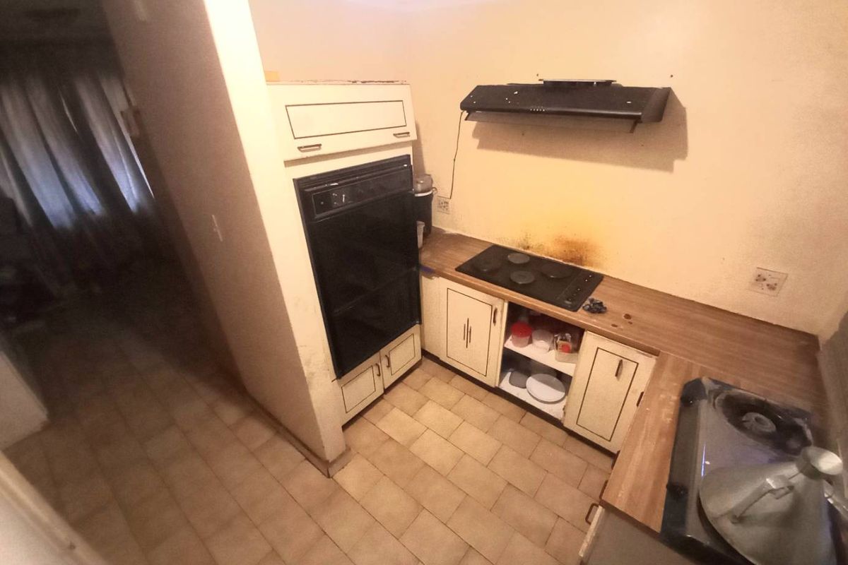 Three bedrooms house for sale in Atteridgeville - Photo 3