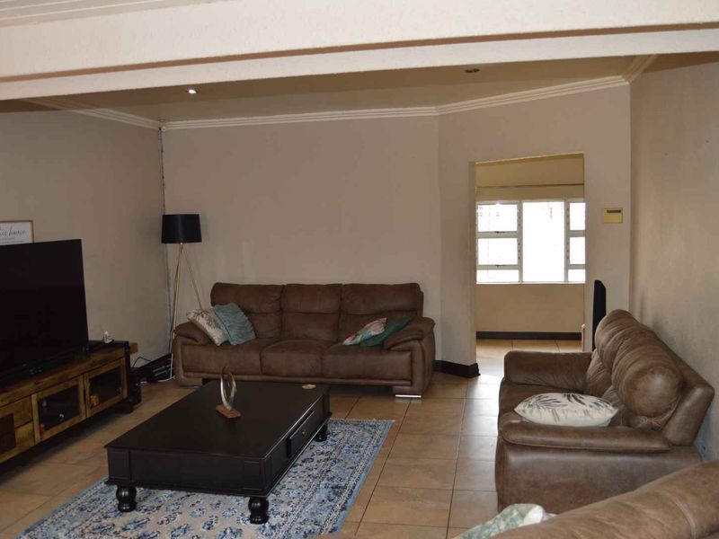 Four Bedroom Family Home For Sale in Brackendowns - Photo 9