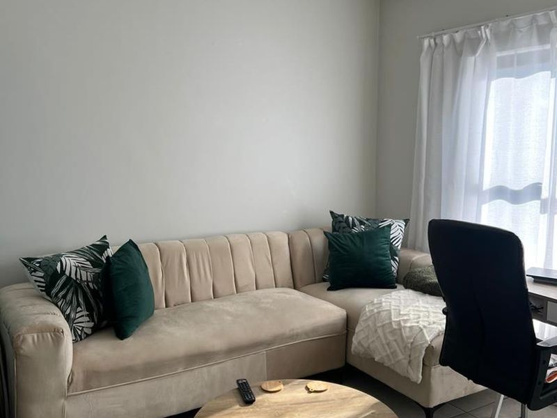 Upstairs Trendy 1 Bedroom Apartment in Munyaka - Photo 7