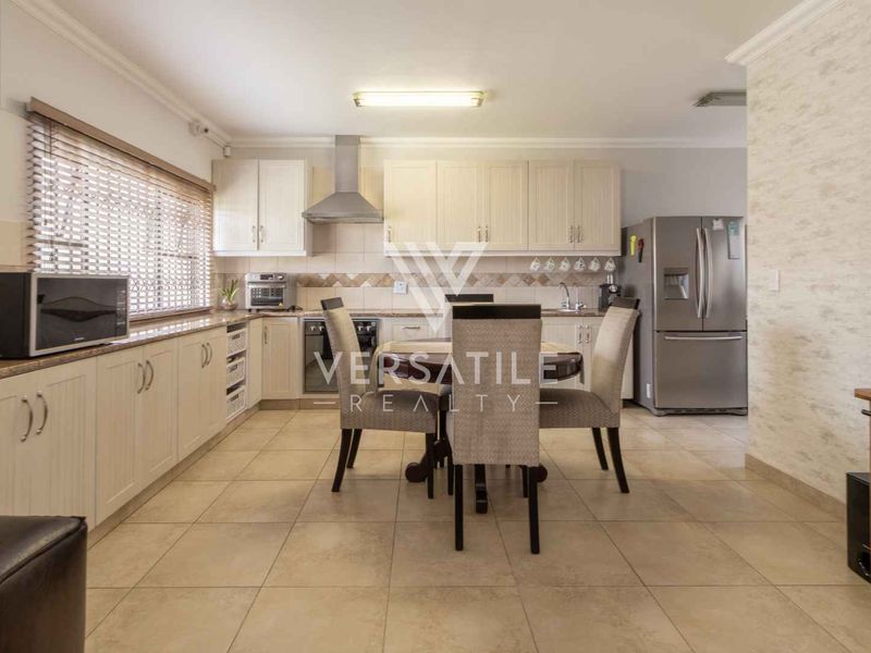 Townhouse For Sale - Photo 10