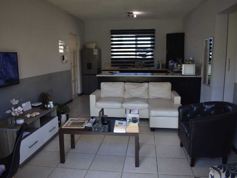 Invest in the Best! - Photo 3