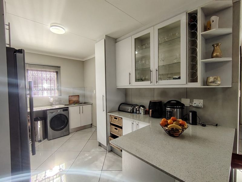 3 Bedroom House for sale In Mackenzie Park - Photo 5