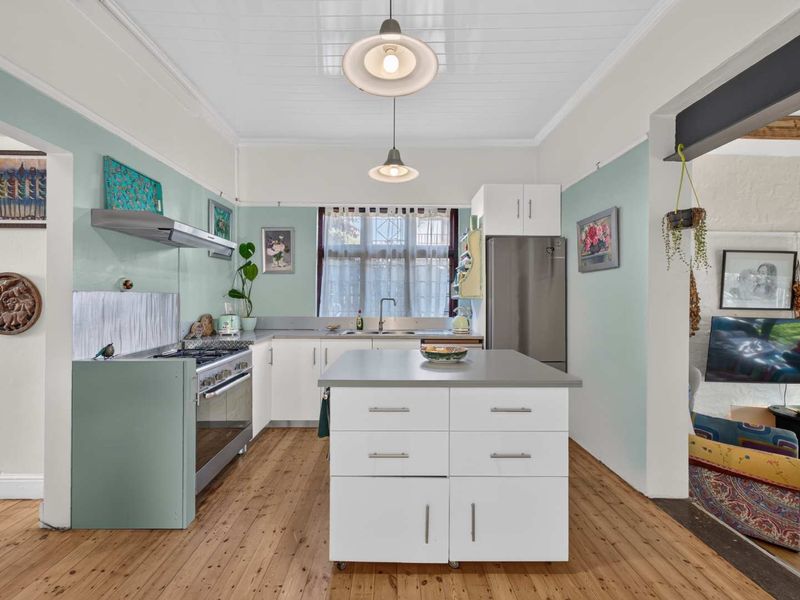 Charming Family Home with Separate Flatlet, Pool & Entertainer's Deck in Observatory - Photo 7