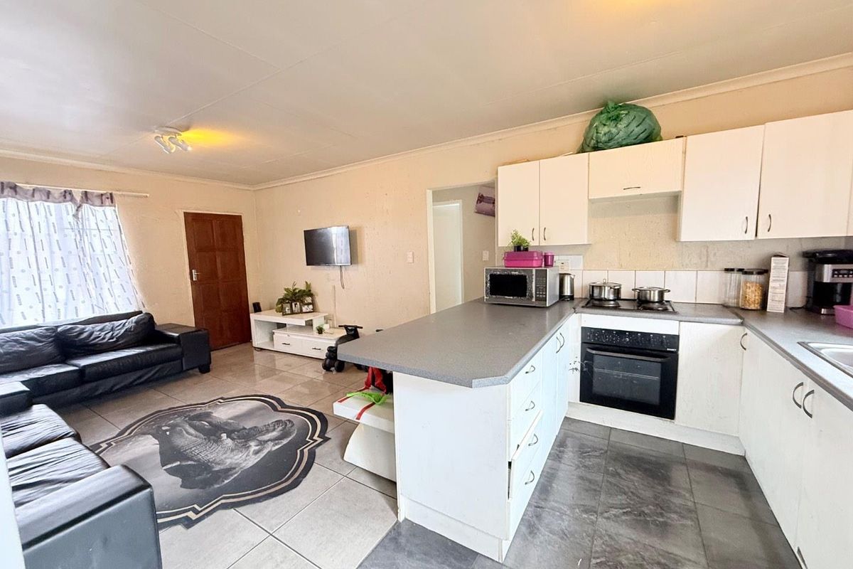 Your New Home: A Blend of Style, Comfort, & Accessibility! - Photo 3