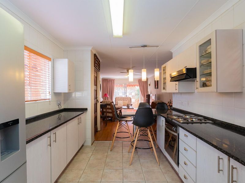 Spacious & Secure 3-Bedroom Townhouse in Edleen – Move-In Ready! - Photo 10