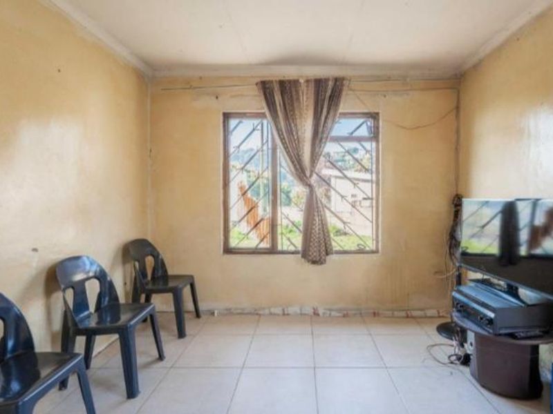 2-Bedroom Home with Unique Rondavel - Photo 4