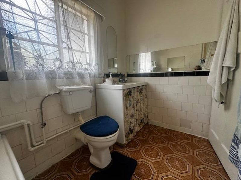 Charming Country Home on a Spacious Erf – Trompsburg - Photo 8