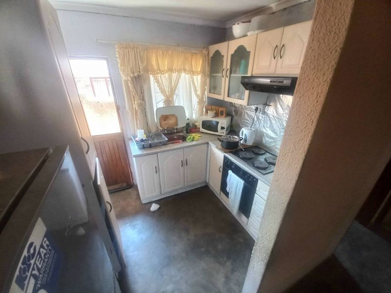 Three bedroom house for sale in Mabopane Morula view - Photo 4