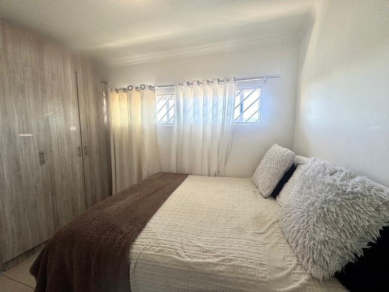 2 Bedroom Townhouse For Sale in Rocky Crest - Photo 9