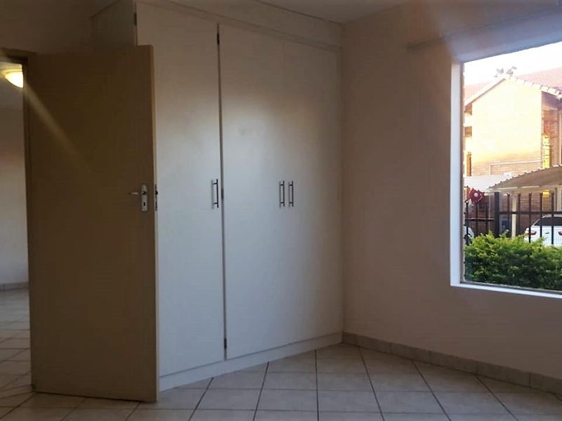 Modern ground floor 1 Bedroom! - Photo 6