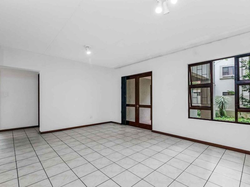 2 BEDROOM APARTMENT/FLAT FOR SALE IN LONEHILL - Photo 3