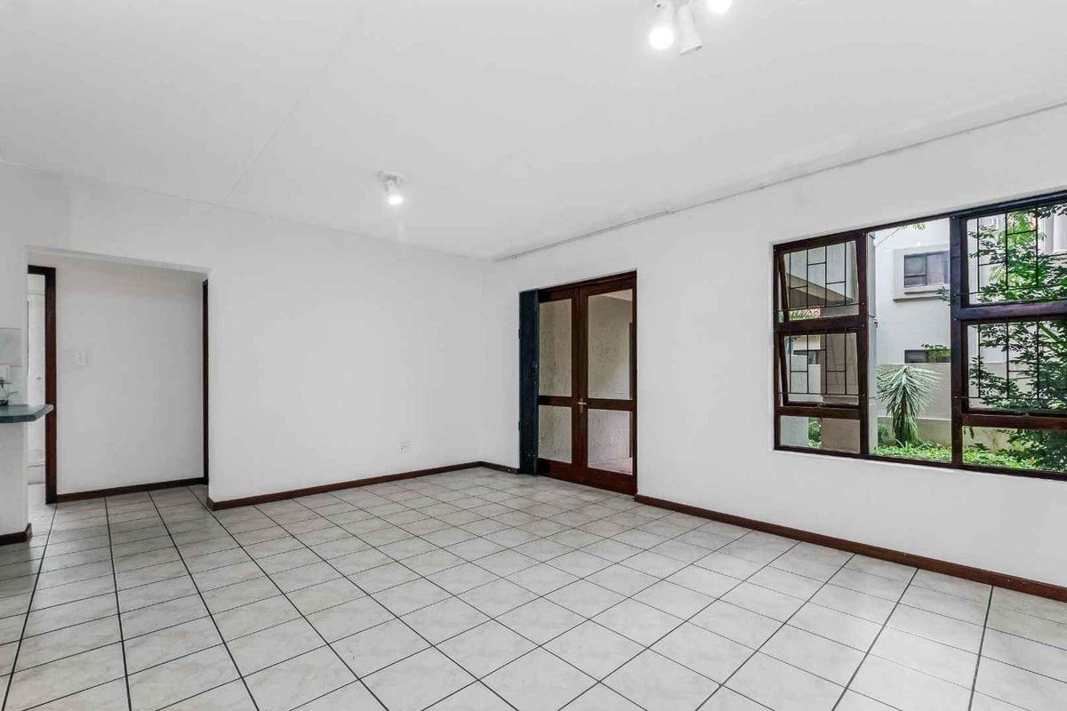2 BEDROOM APARTMENT/FLAT FOR SALE IN LONEHILL - Photo 3