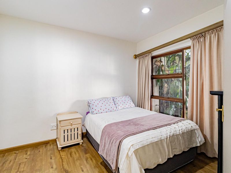 Stylish 3-Bedroom Townhouse in Secure Bryanston Estate | Living Meets Nature - Photo 9