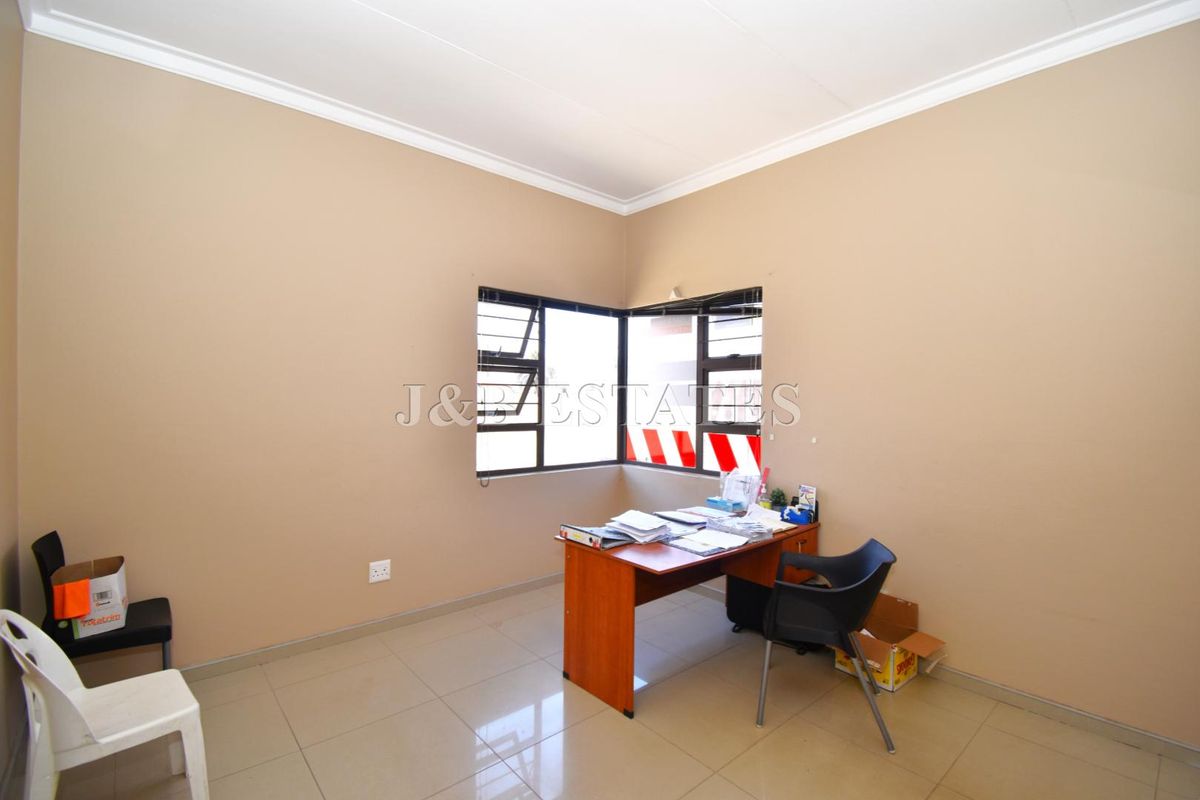 Office Building - 3 Offices And Conference Room - Photo 2