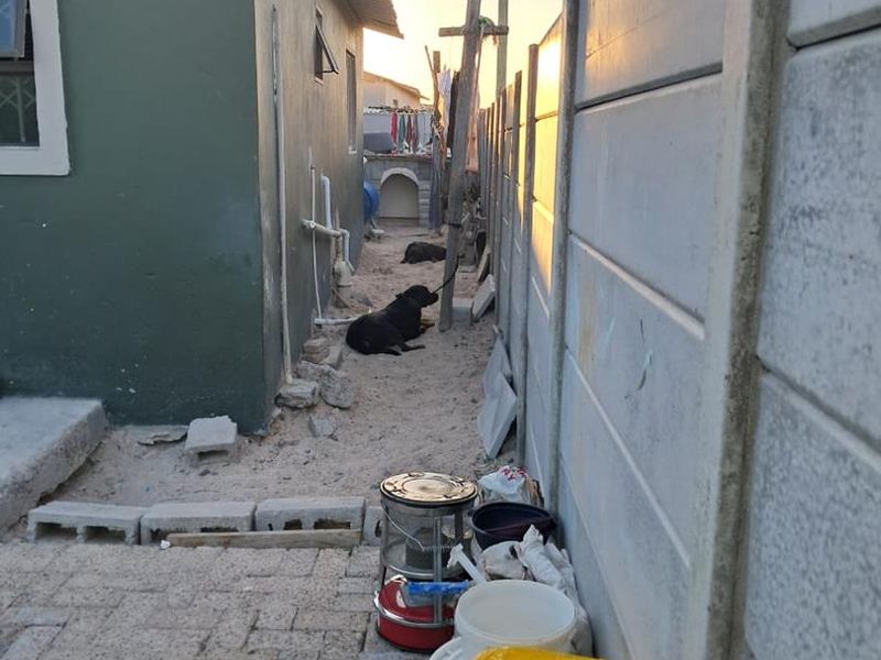 Charming 2-Bedroom House with Spacious Flat - R680,000 - Photo 6