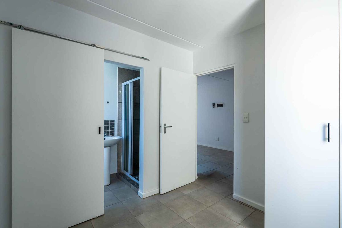 2 Bedroom Apartment - Photo 3