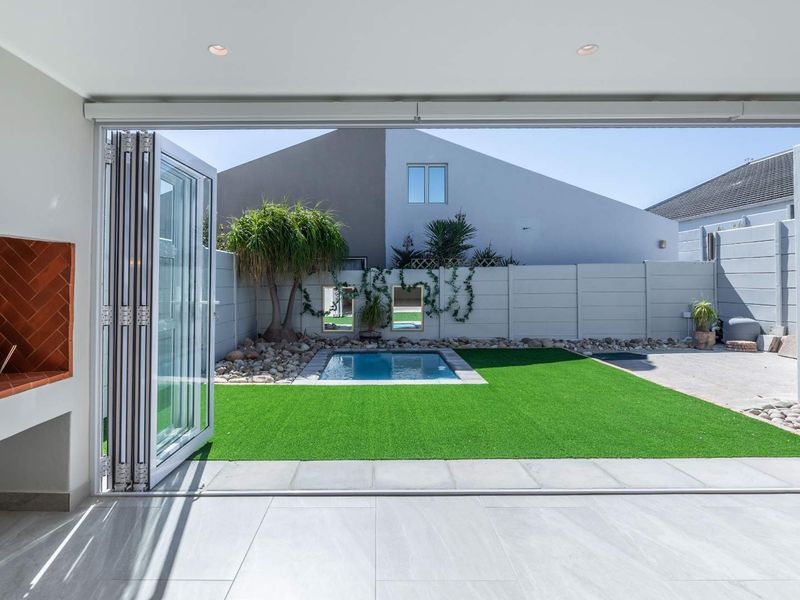 3 Bedroom Home - Single level in MILKWOOD PLACE gated complex - Photo 10