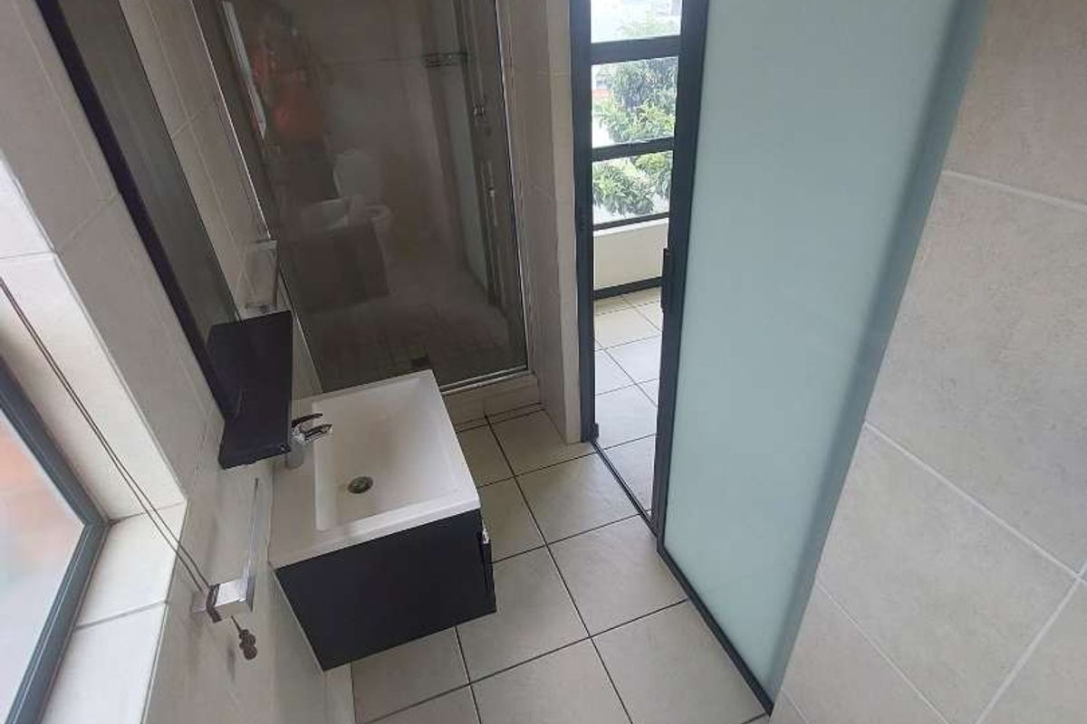 3 Bedroom Apartment for sale - Photo 5