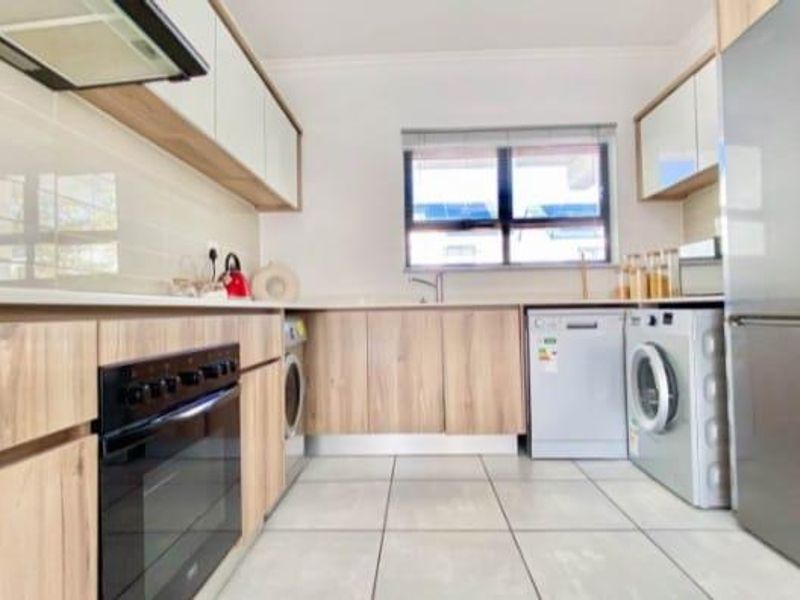 Spacious 3Bed, 2Bath Apartment in Secure Kyalami Complex – Rent R14000 - Photo 6