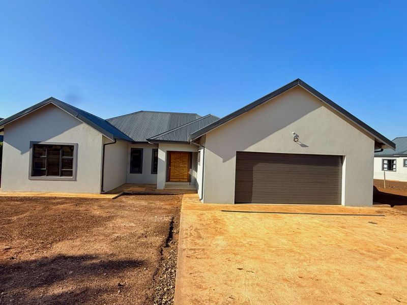 Luxury Family Home in River Goose Estate, Howick - Photo 3