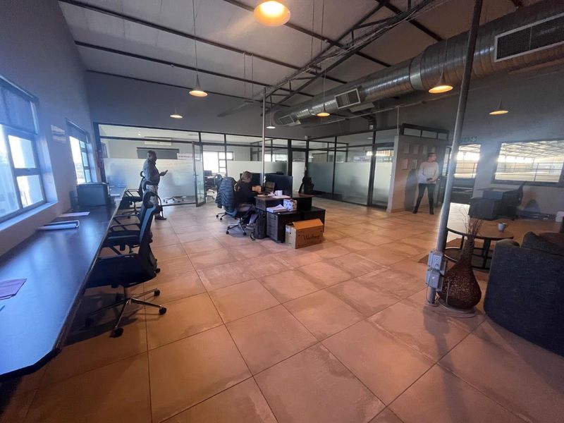 Expand your business with this spacious property for sale -Prosperita - Photo 9