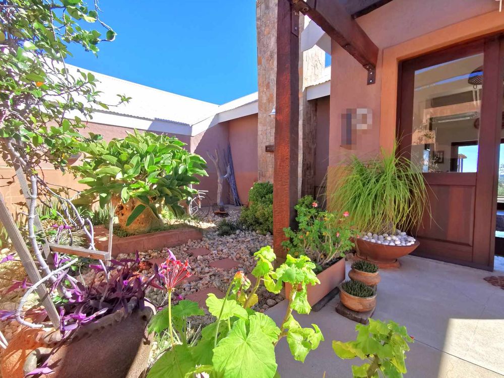 MAIN ENTRANCE INTO THE HOUSE 