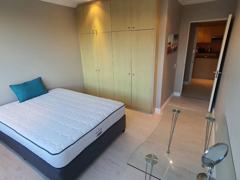 Exceptional Location in Mouille Point - Photo 5