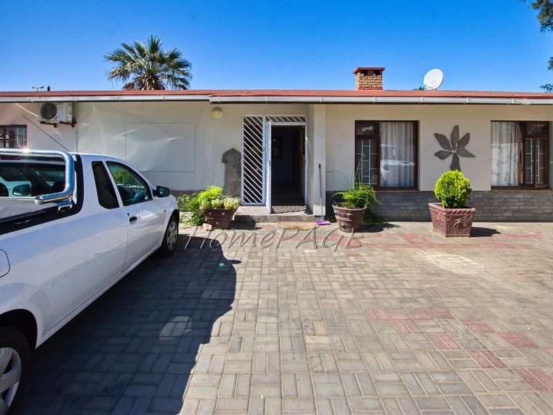 Vineta, Swakopmund: General Business Zoned 3 Bedr home for sale - Photo 5